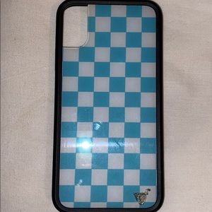 w i l d f l o w e r  c a s e